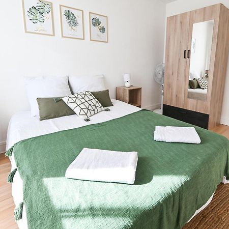 Grand Appartement Avec Balcon Hyper - Centre Tarbes Esterno foto