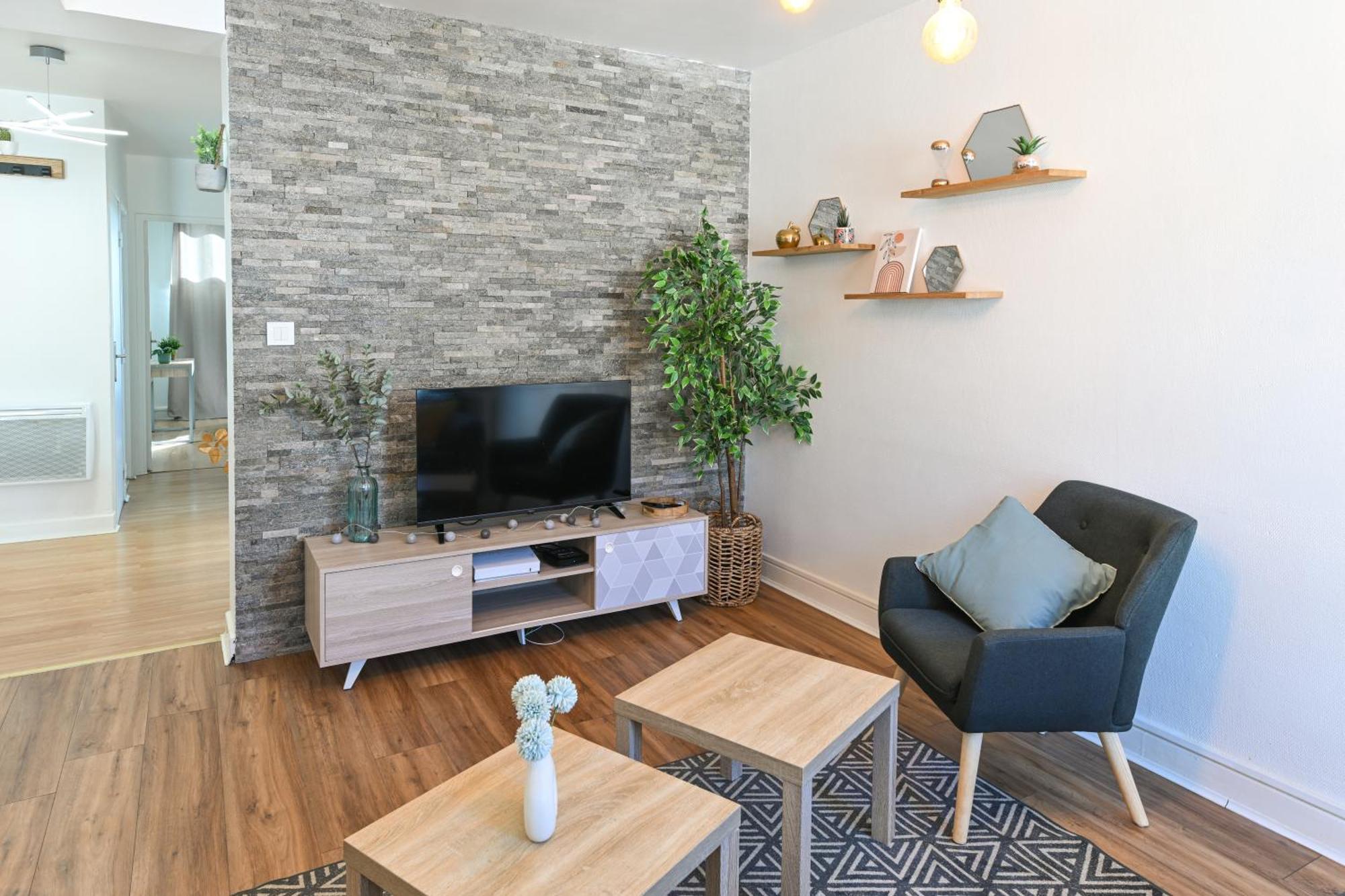 Grand Appartement Avec Balcon Hyper - Centre Tarbes Esterno foto