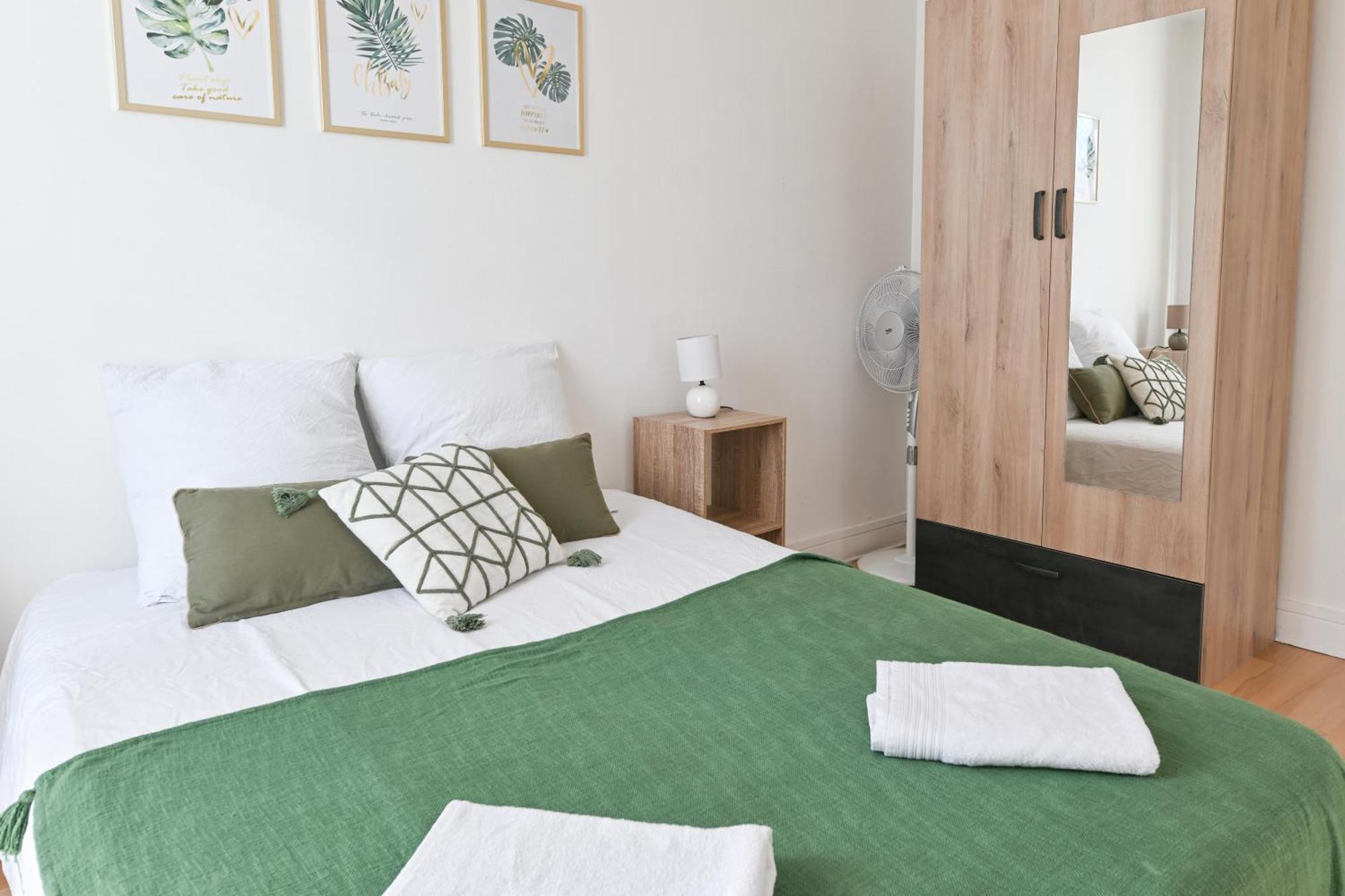 Grand Appartement Avec Balcon Hyper - Centre Tarbes Esterno foto