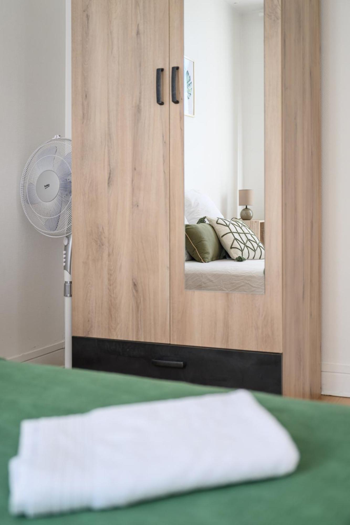 Grand Appartement Avec Balcon Hyper - Centre Tarbes Esterno foto